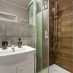 Golden Apartment *