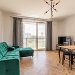 Golden Apartment *