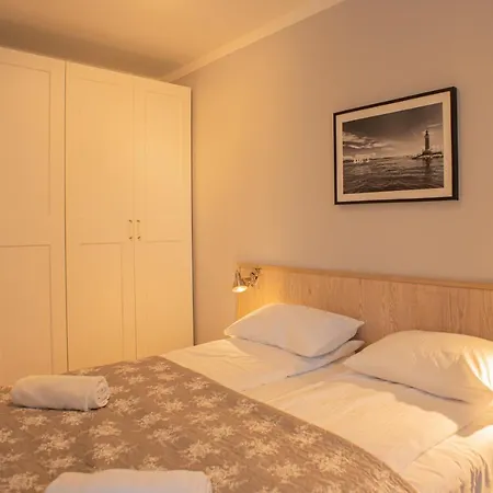 Golden Apartment *